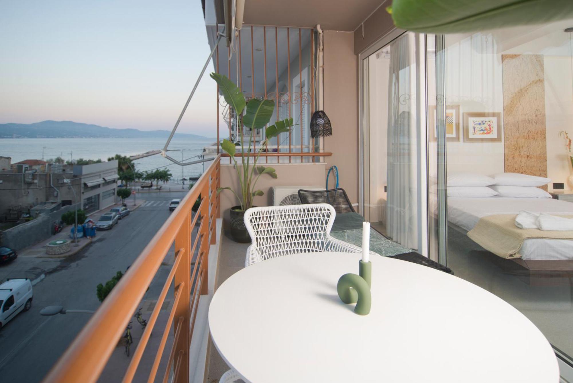 Infinity Blue Next To The Sea Apartment กาลามาตา ภายนอก รูปภาพ