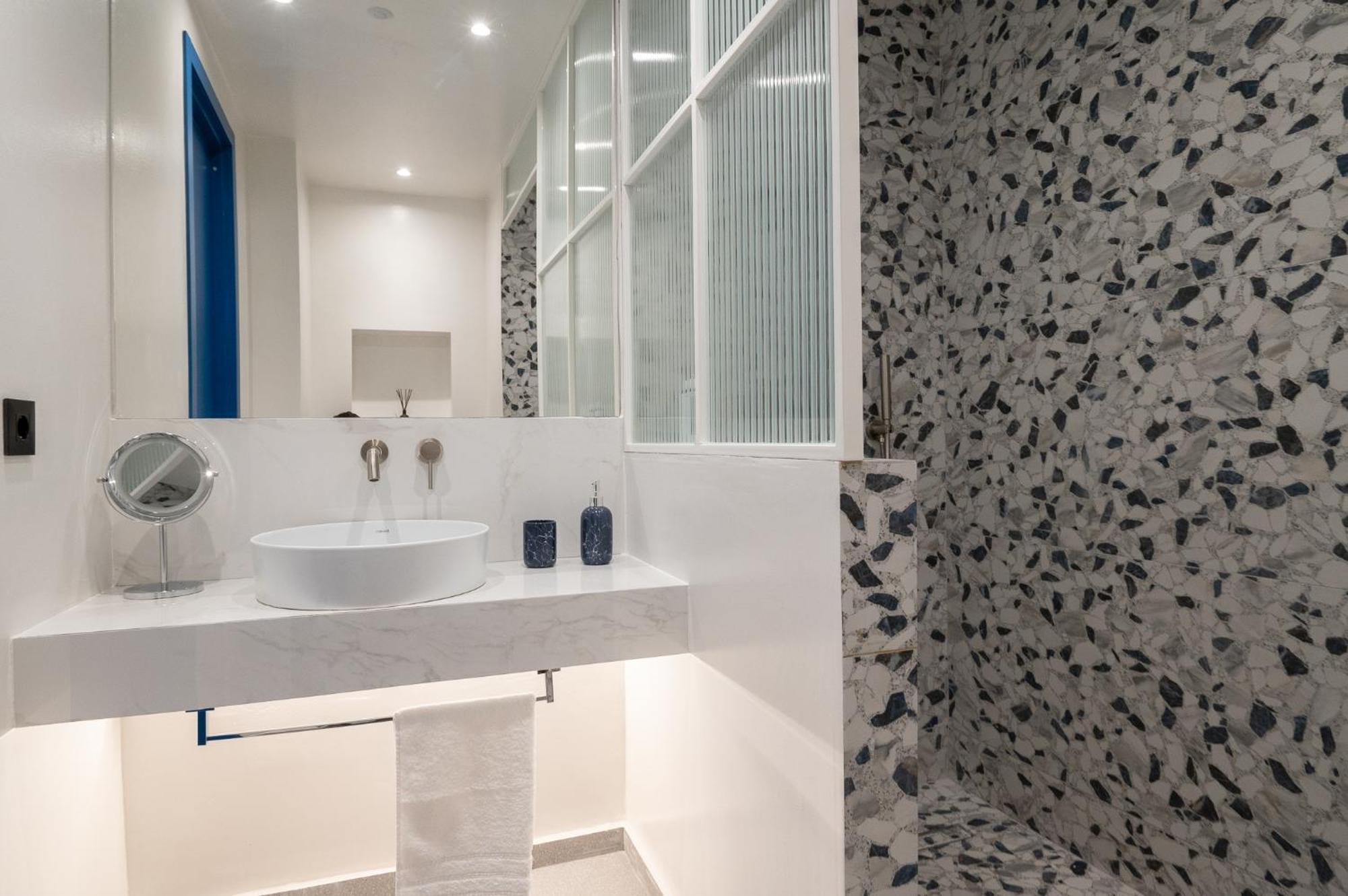 Infinity Blue Next To The Sea Apartment กาลามาตา ภายนอก รูปภาพ